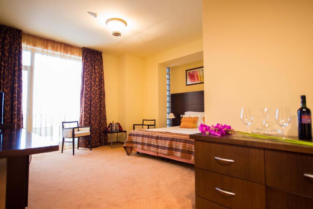 Imago Boutique Hotel Mamaia Exteriör bild
